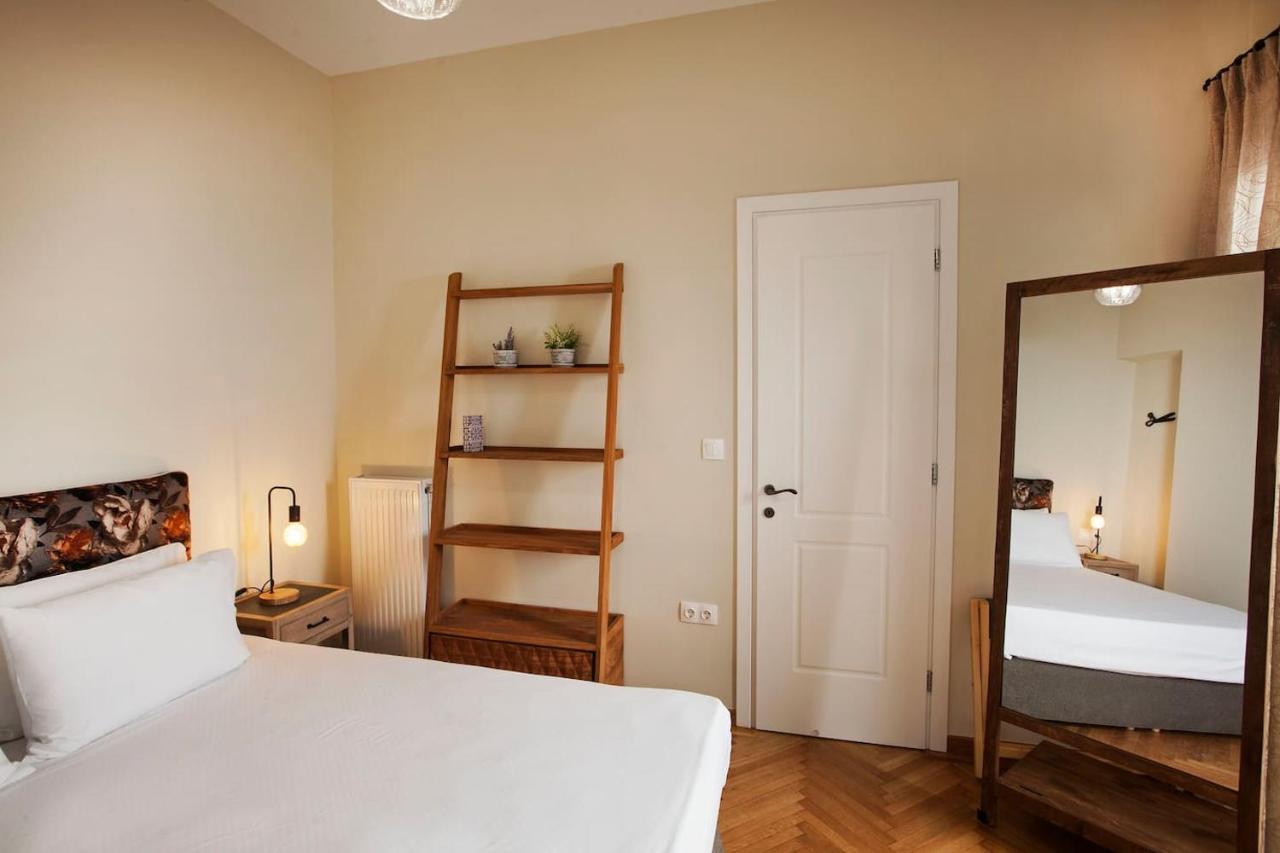 Pagrati Hilton Location Bentzi Family Suite 5 Атина Екстериор снимка