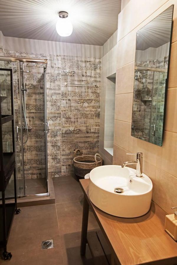 Pagrati Hilton Location Bentzi Family Suite 5 Атина Екстериор снимка